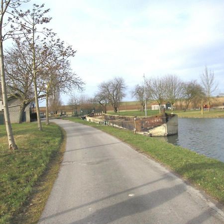 Maison En Location Fresnes Sur Marne Dış mekan fotoğraf